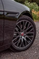 Jaguar XE D180 S 2019 года (UK)